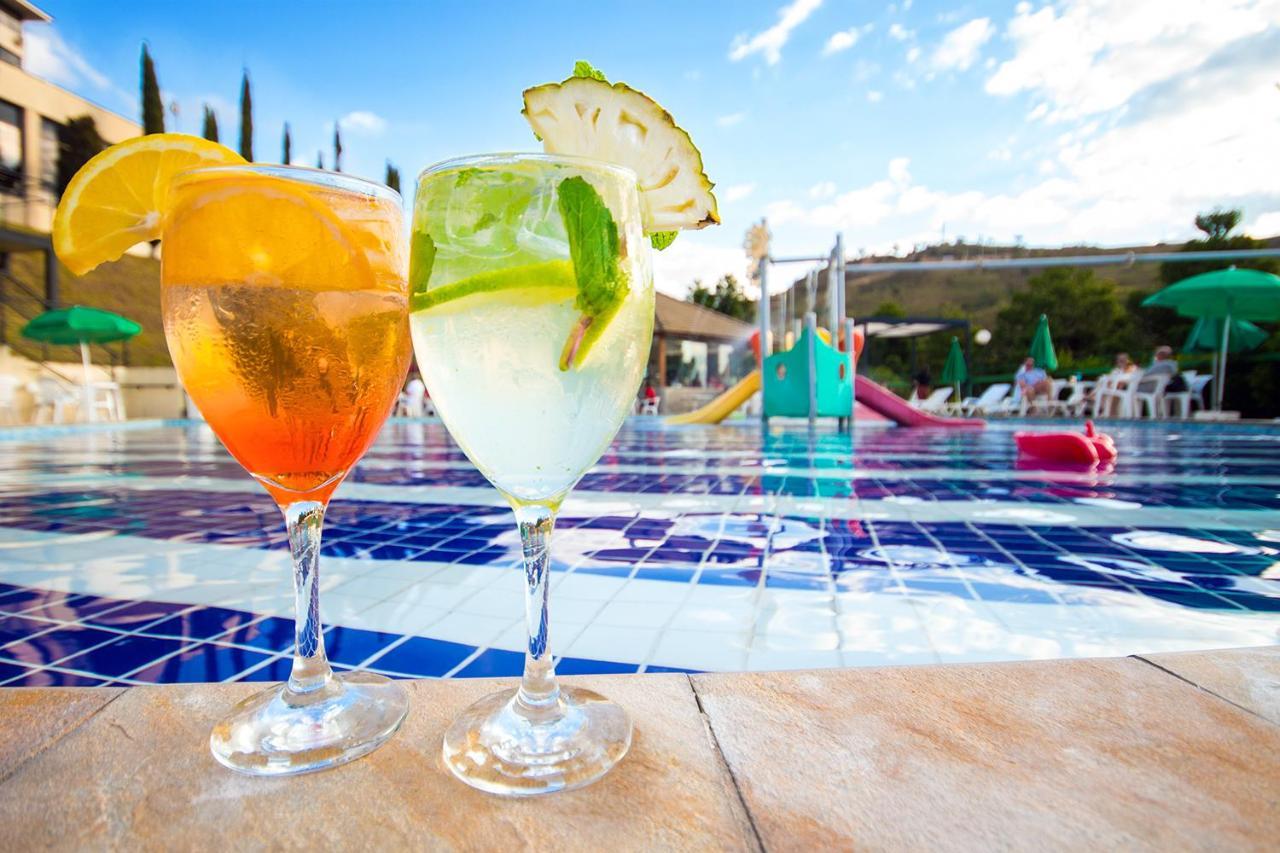 Hotel Golden Park All Inclusive Pocos De Caldas By Nacional Inn المظهر الخارجي الصورة Two Aperol Spritz cocktails