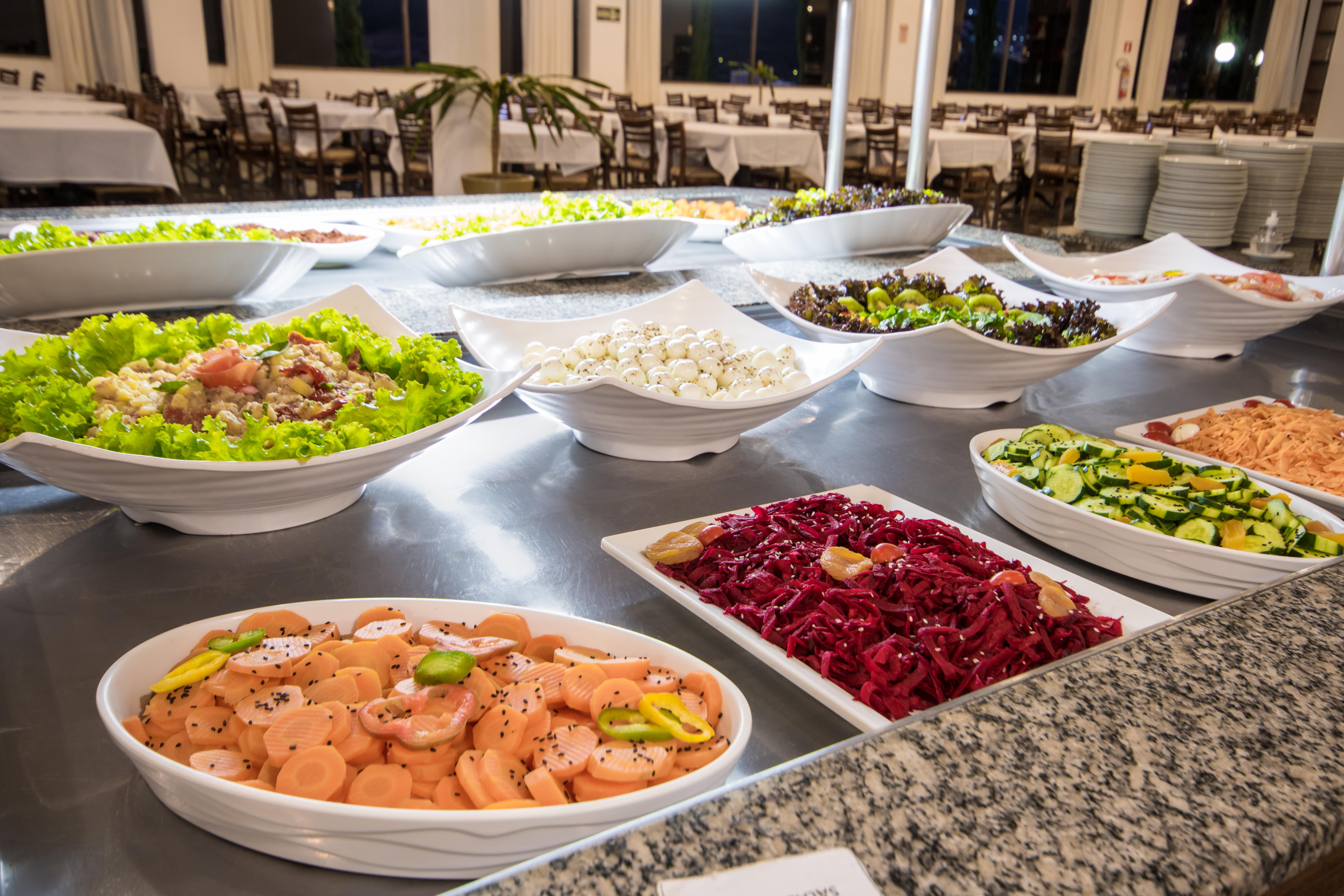 Hotel Golden Park All Inclusive Pocos De Caldas By Nacional Inn المظهر الخارجي الصورة A salad bar
