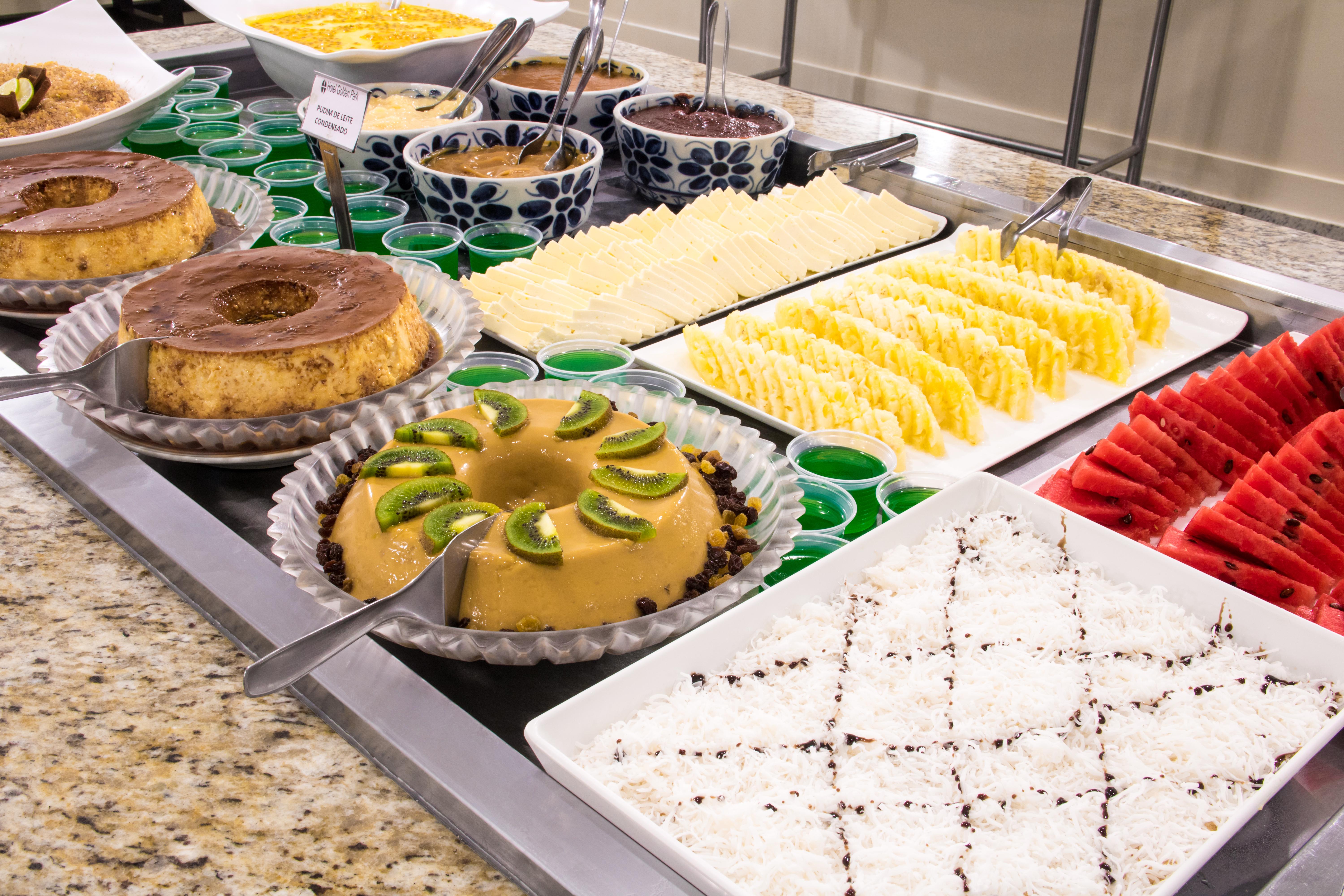 Hotel Golden Park All Inclusive Pocos De Caldas By Nacional Inn المظهر الخارجي الصورة A dessert buffet