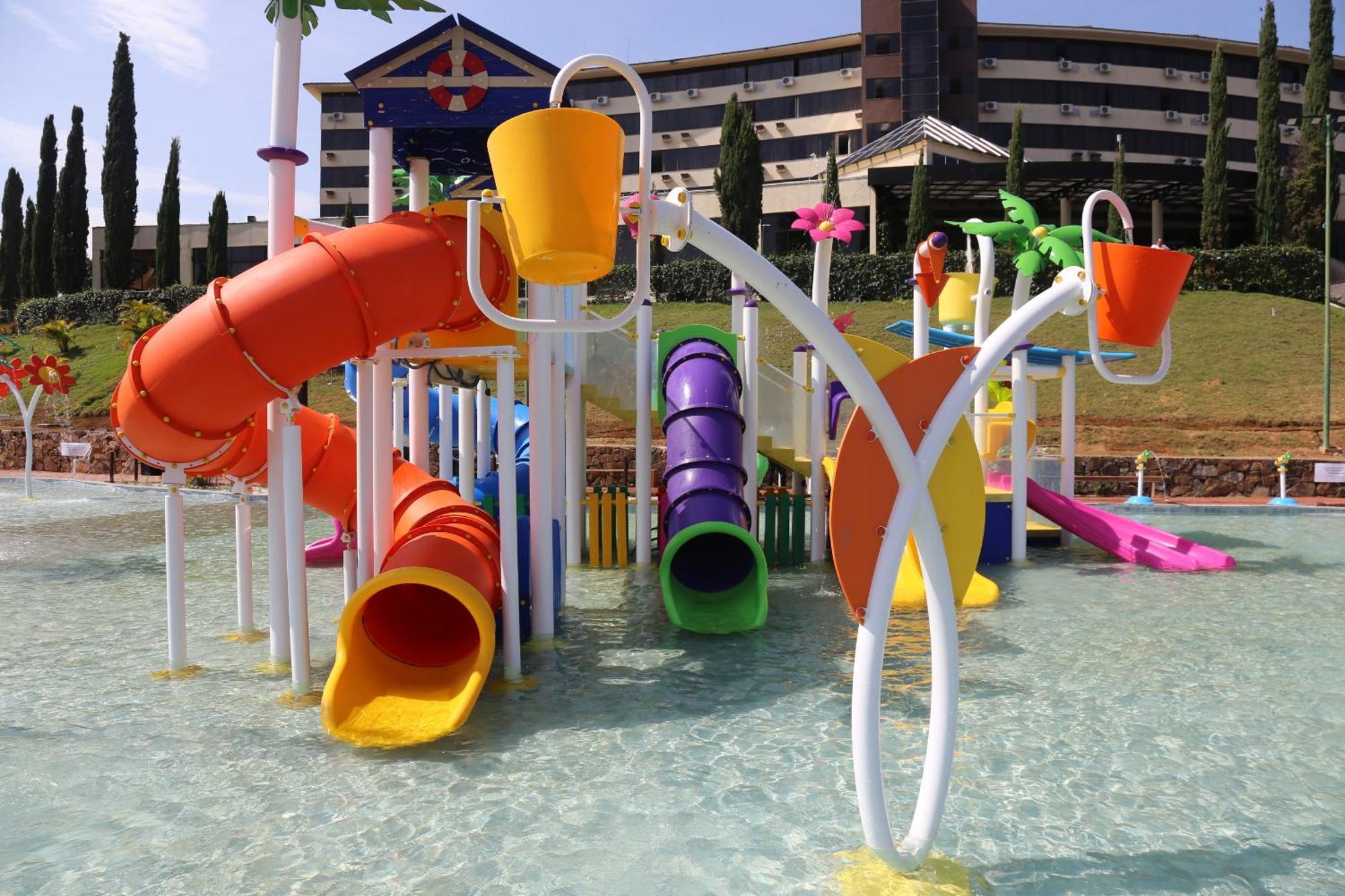 Hotel Golden Park All Inclusive Pocos De Caldas By Nacional Inn المظهر الخارجي الصورة A water playground at a hotel