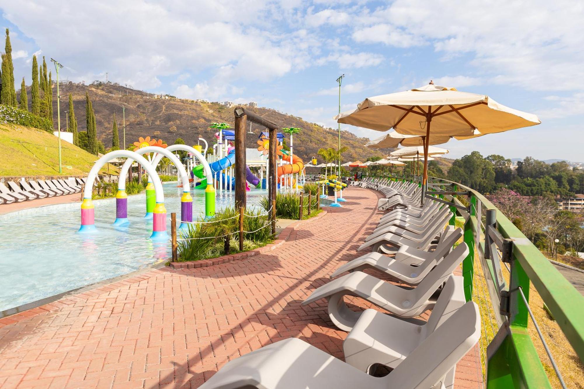 Hotel Golden Park All Inclusive Pocos De Caldas By Nacional Inn المظهر الخارجي الصورة The resort's water park
