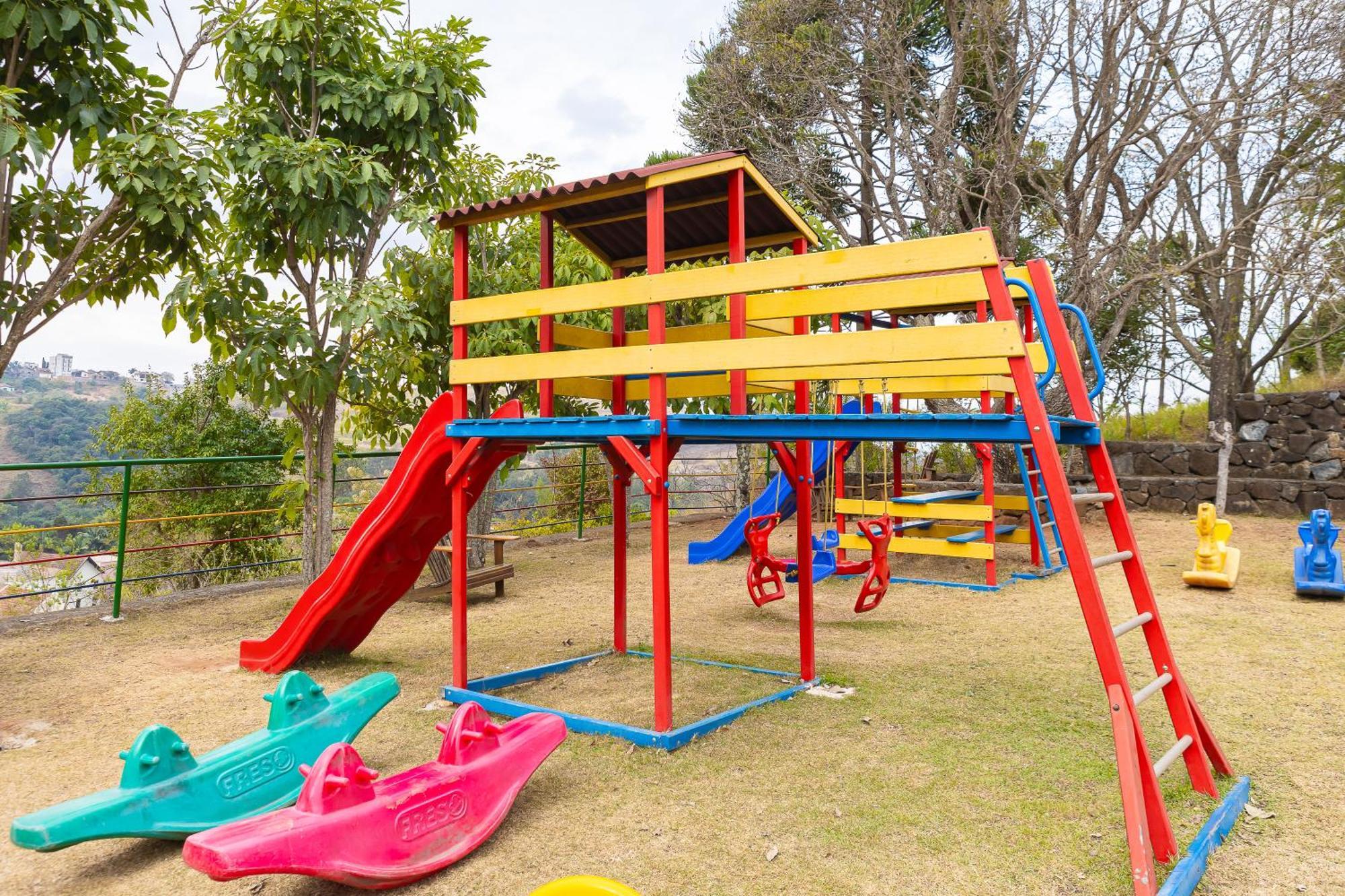 Hotel Golden Park All Inclusive Pocos De Caldas By Nacional Inn المظهر الخارجي الصورة Playground at the school