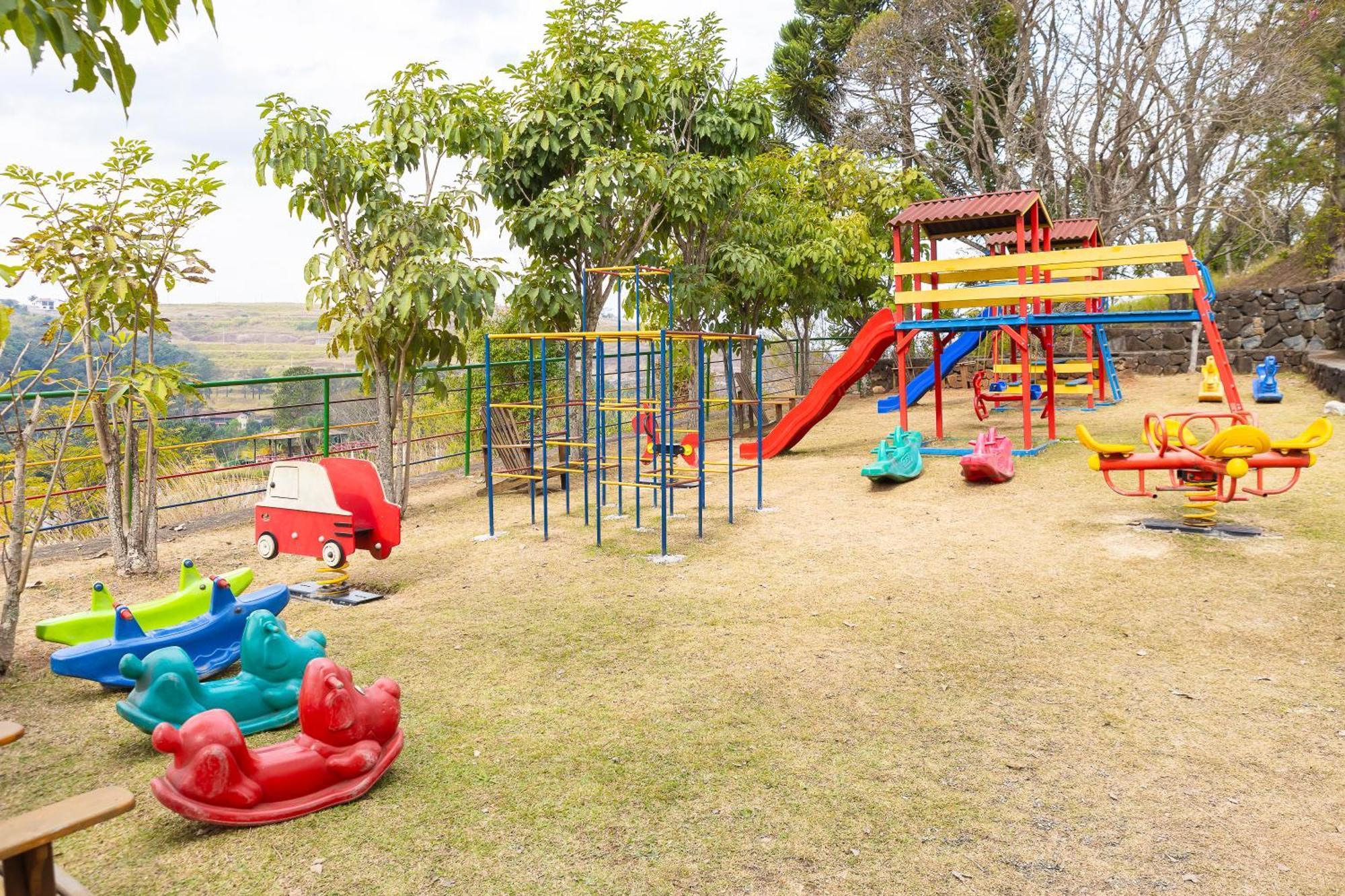 Hotel Golden Park All Inclusive Pocos De Caldas By Nacional Inn المظهر الخارجي الصورة Playground in the park